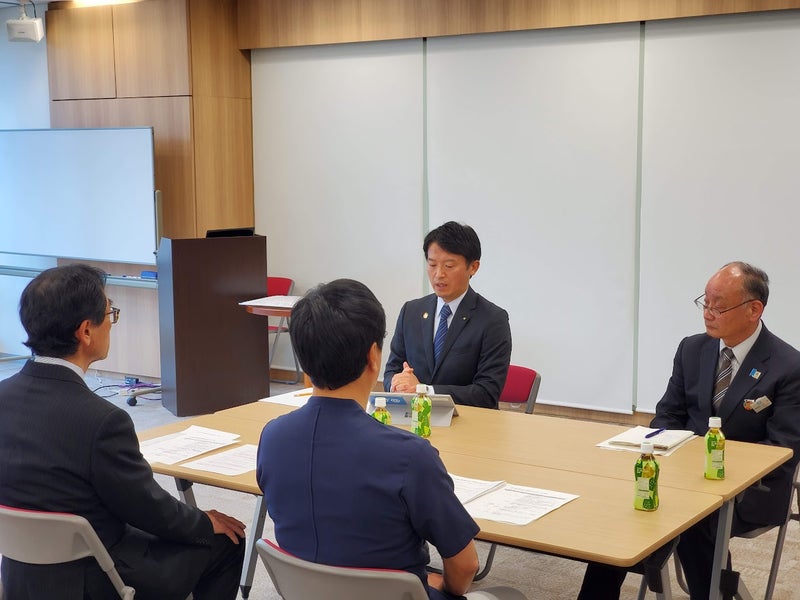 「不妊治療支援検討会からの提言書」齋藤元彦兵庫県知事への手交式が当院で行われました