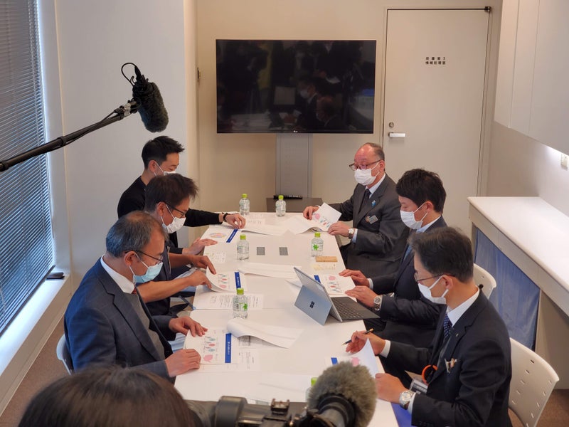齋藤元彦兵庫県知事が当院を視察され、助成制度などについて意見交換を行いました